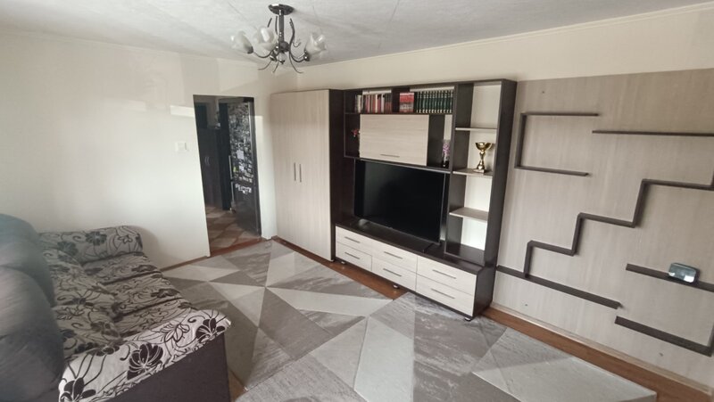 Brancoveanu De vanzare 3 camere 68 mp renovat - Covasna